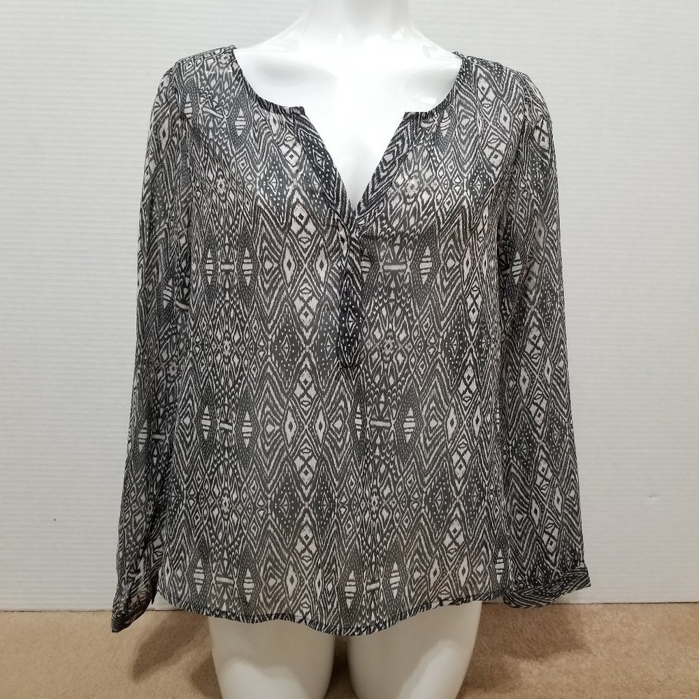 American Eagle top Medium geometric print semi sheer hidden button henley boho